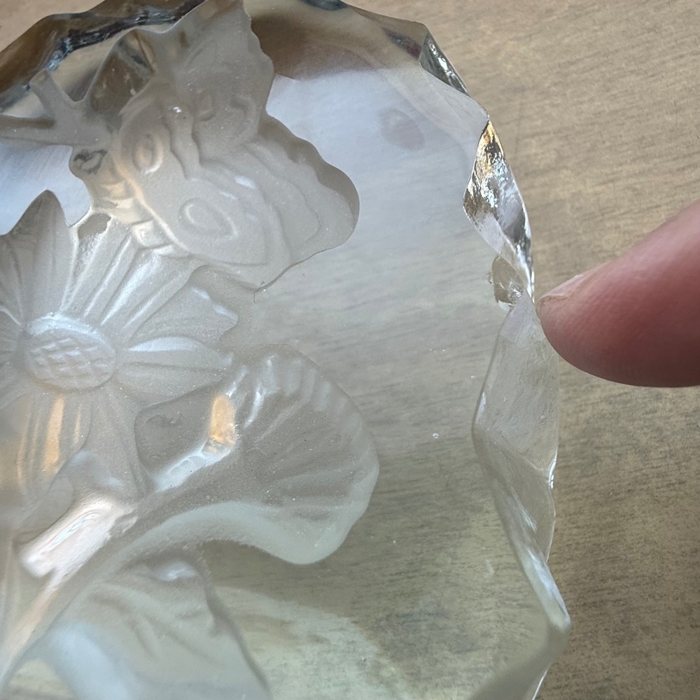 Price Import Crystal Butterfly Flower Paperweight Frosted Glass 4in ReadDescript - Picture 15 of 16